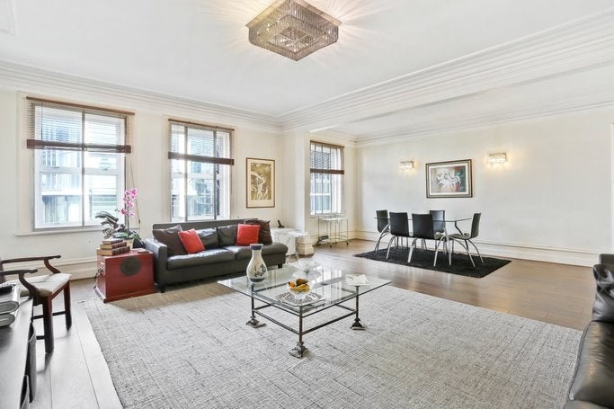 Flat Wilton Crescent in City of Westminster