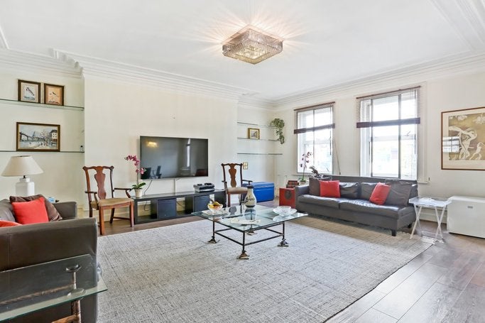 Flat Wilton Crescent in City of Westminster