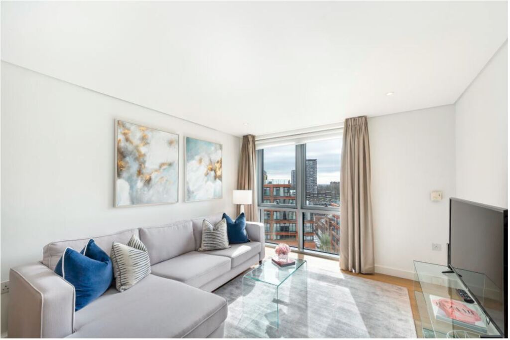 Flat Merchant Square in City of Westminster