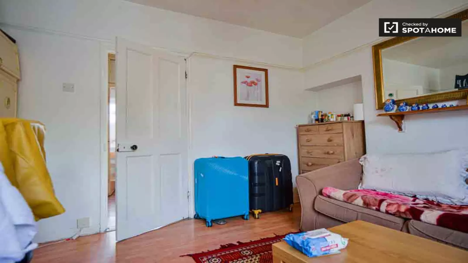 Flat Tulse Hill in Greater London