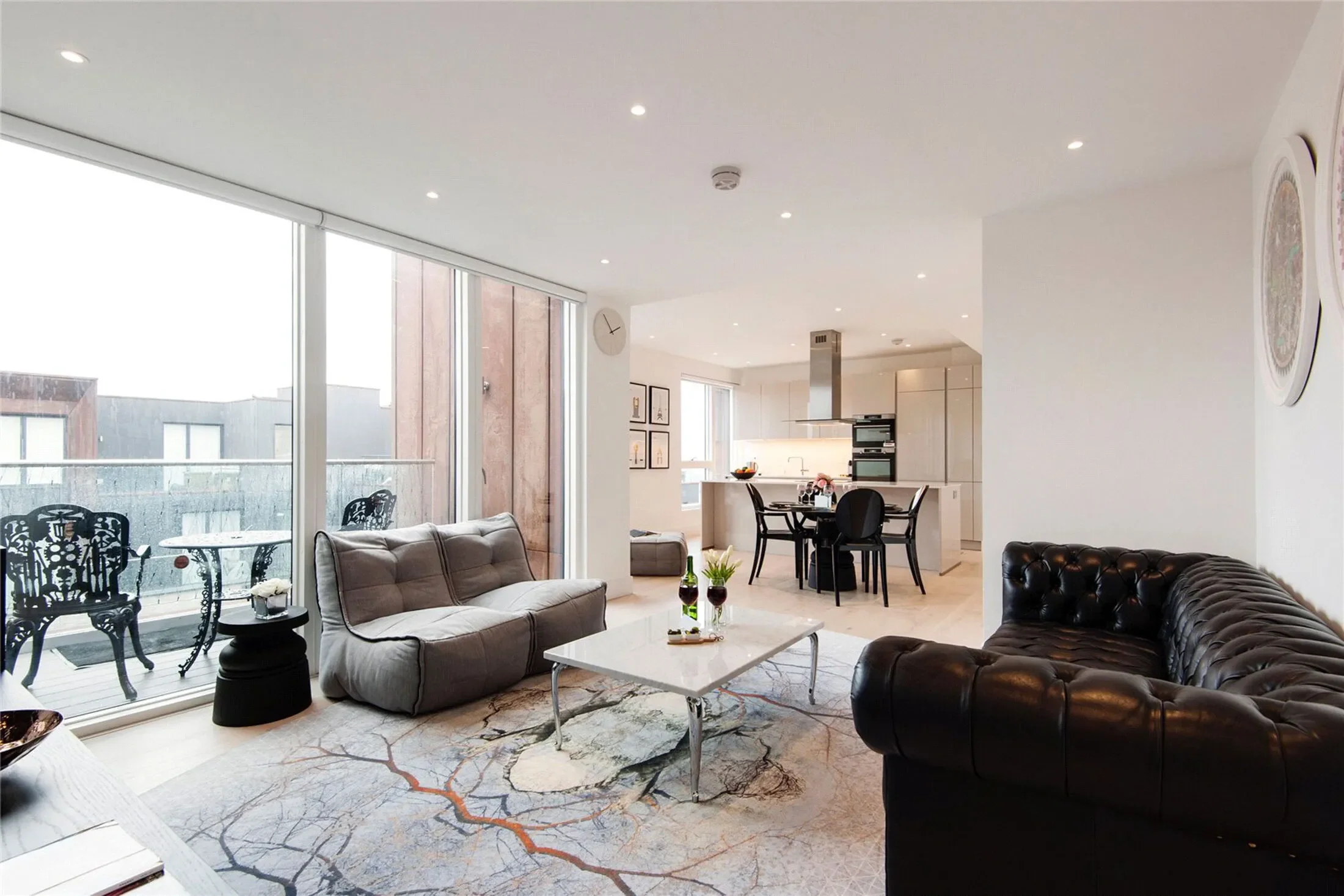 Flat Rochester Place in Greater London