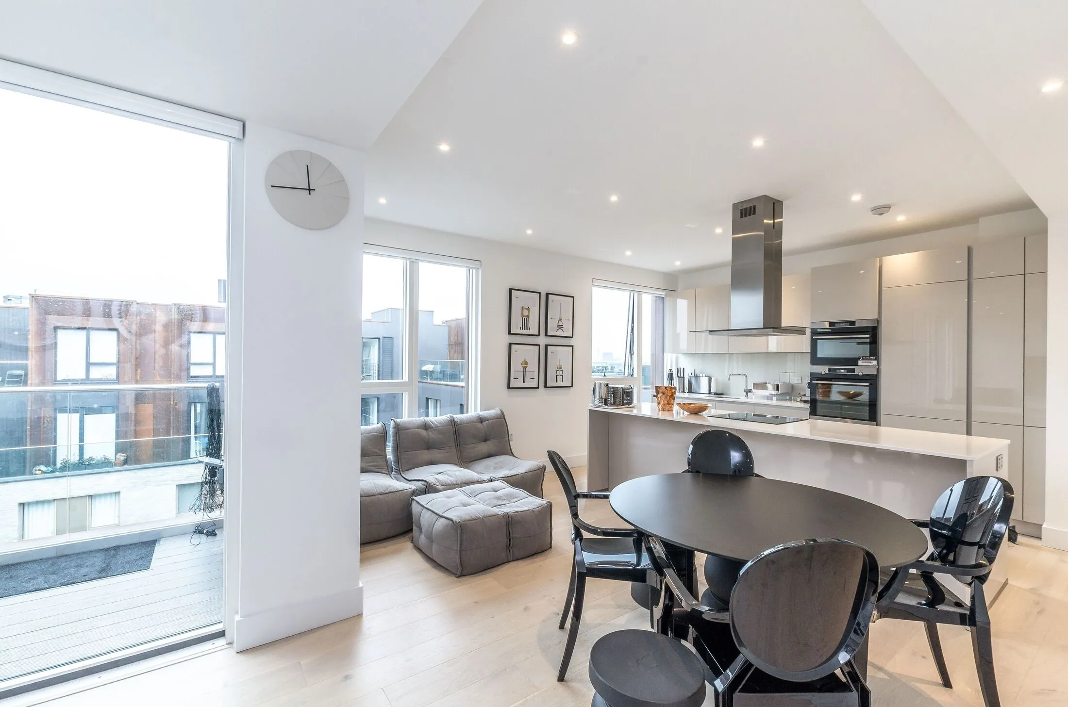 Flat Rochester Place in Greater London