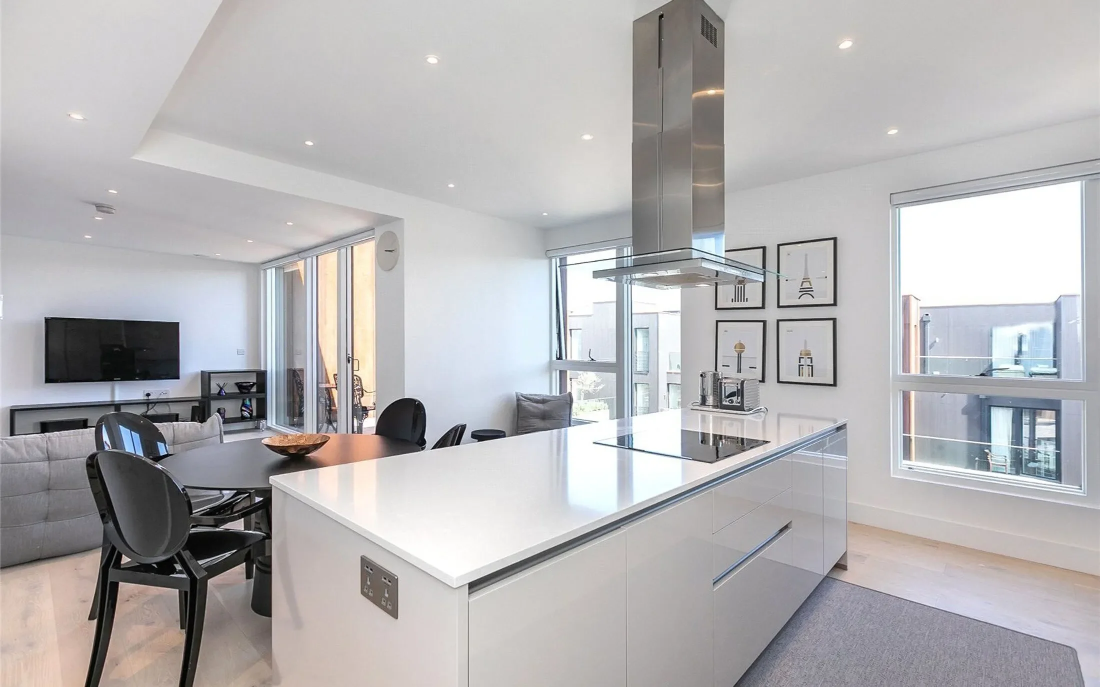 Flat Rochester Place in Greater London