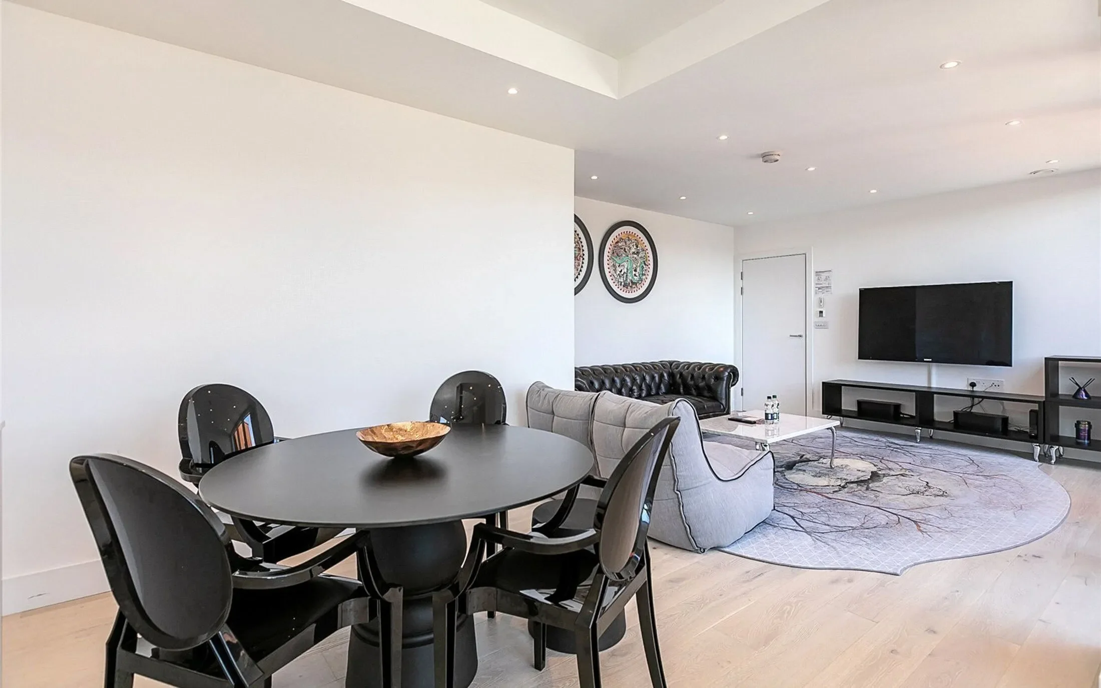 Flat Rochester Place in Greater London