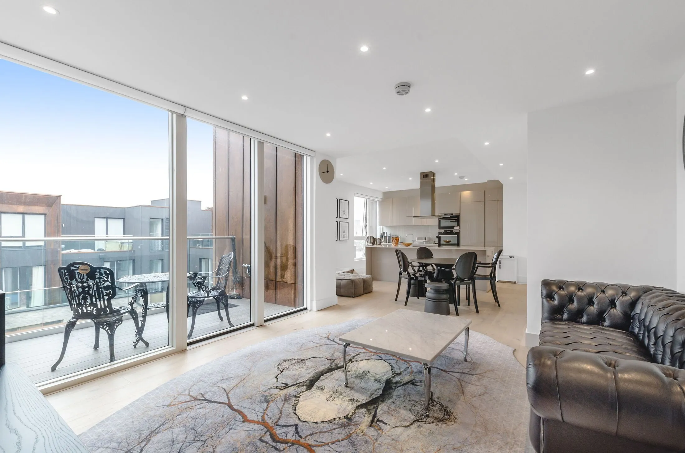 Flat Rochester Place in Greater London