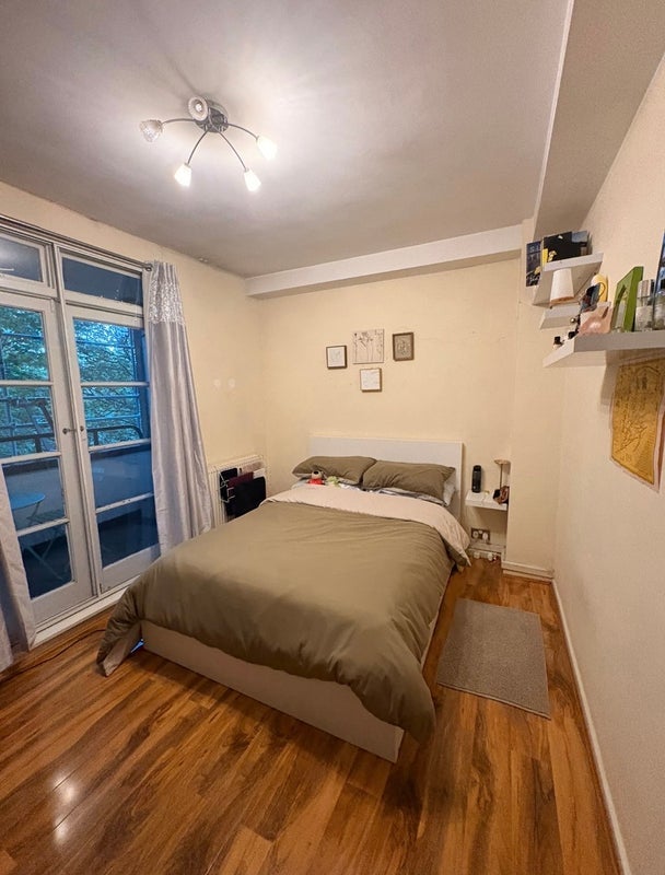 Room John Aird Court in City of Westminster