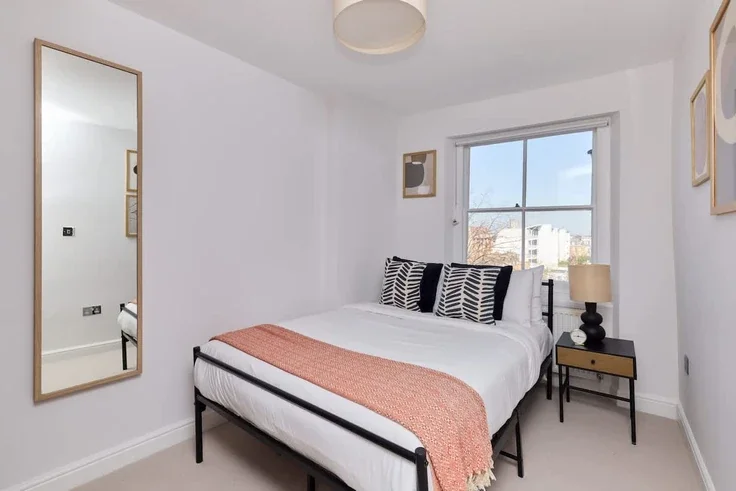Flat Dawson Place in City of Westminster