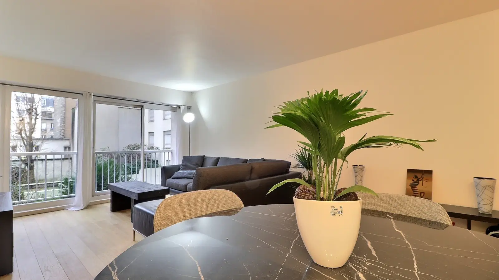 Flat Rue de la Chine in Paris