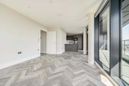Flat Cockfosters Road in Greater London