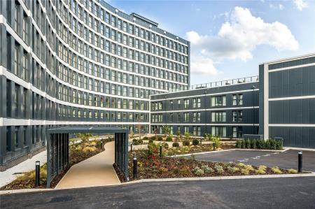 Flat Cockfosters Road in Greater London