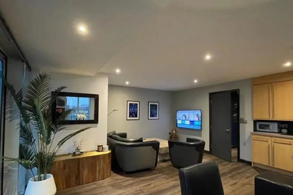 Flat Clipstone Street in City of Westminster
