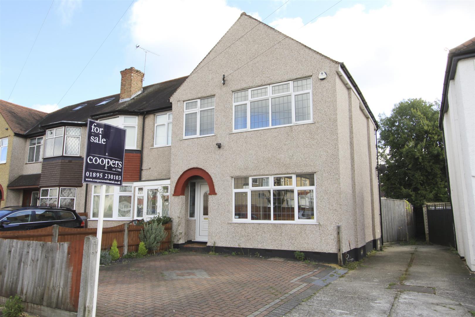 House Victoria Avenue in Greater London