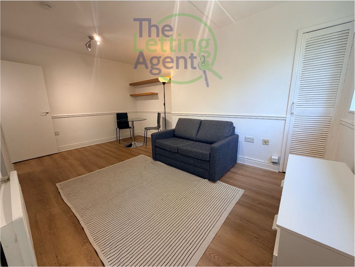 Flat Ordsall Lane in Salford