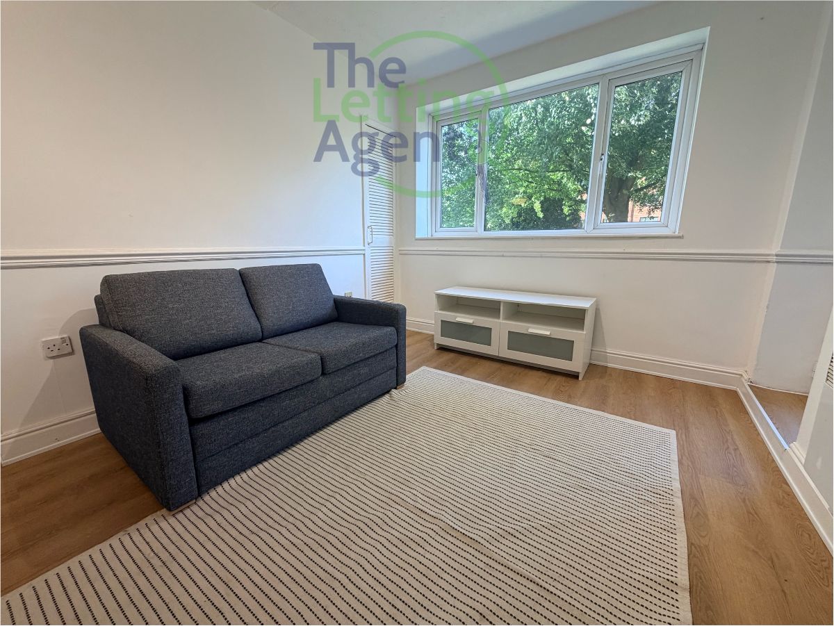 Flat Ordsall Lane in Salford
