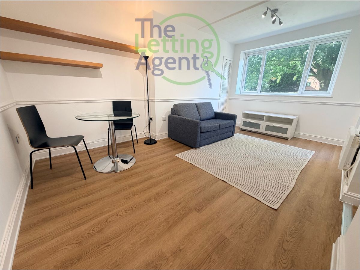 Flat Ordsall Lane in Salford