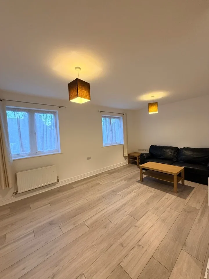 Flat Wapshott Road in Borough of Runnymede