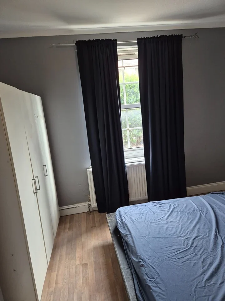 Room Shroffold Road in Greater London