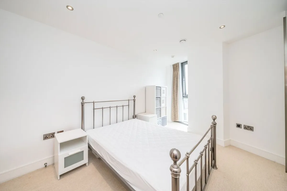 Flat Uxbridge Road in Greater London