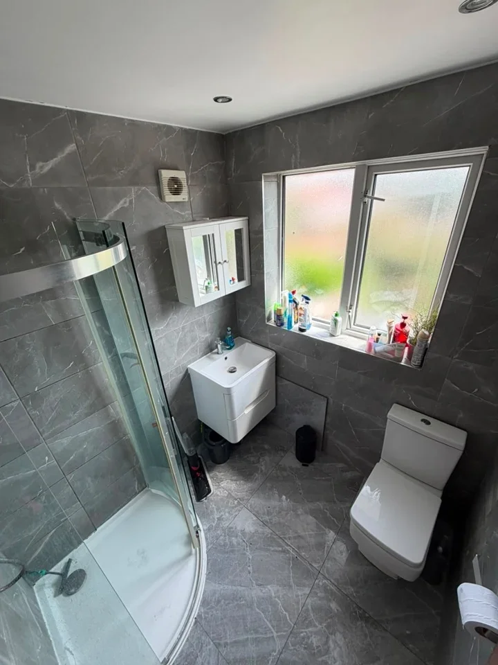 Room Kelsey Road in Greater London