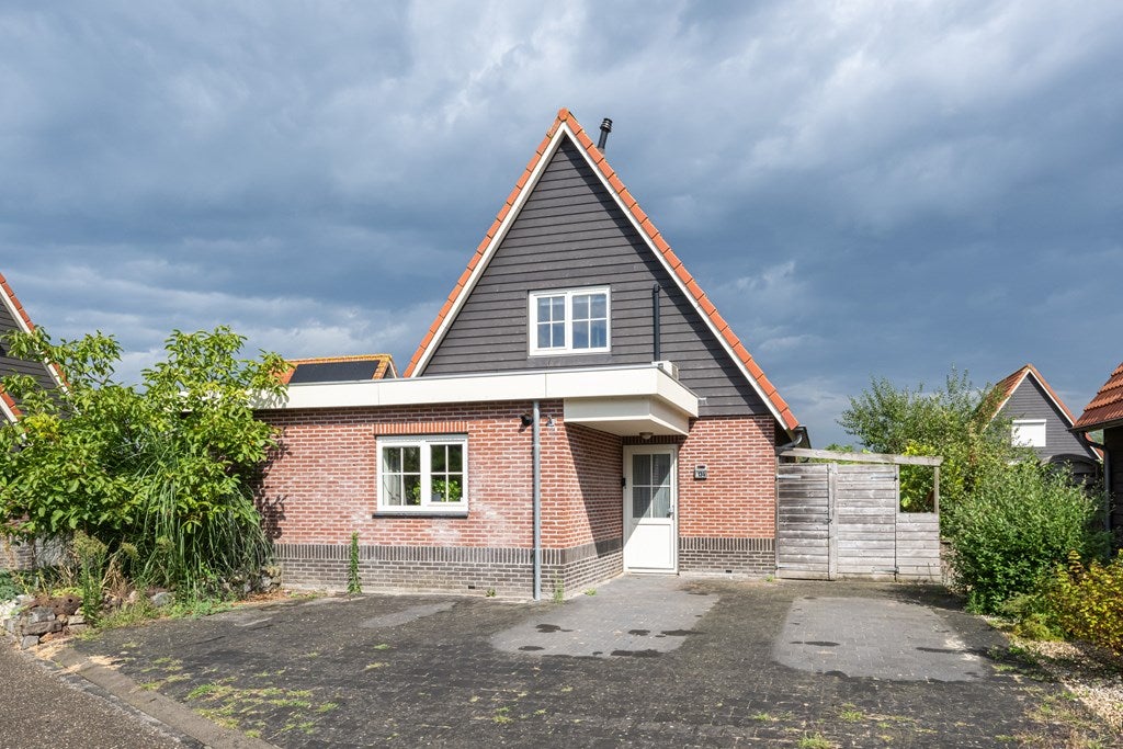 Huis Zuiddijk 61 a 134 in Oude-Tonge