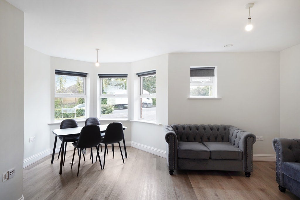 Flat King Johns Place in Borough of Runnymede