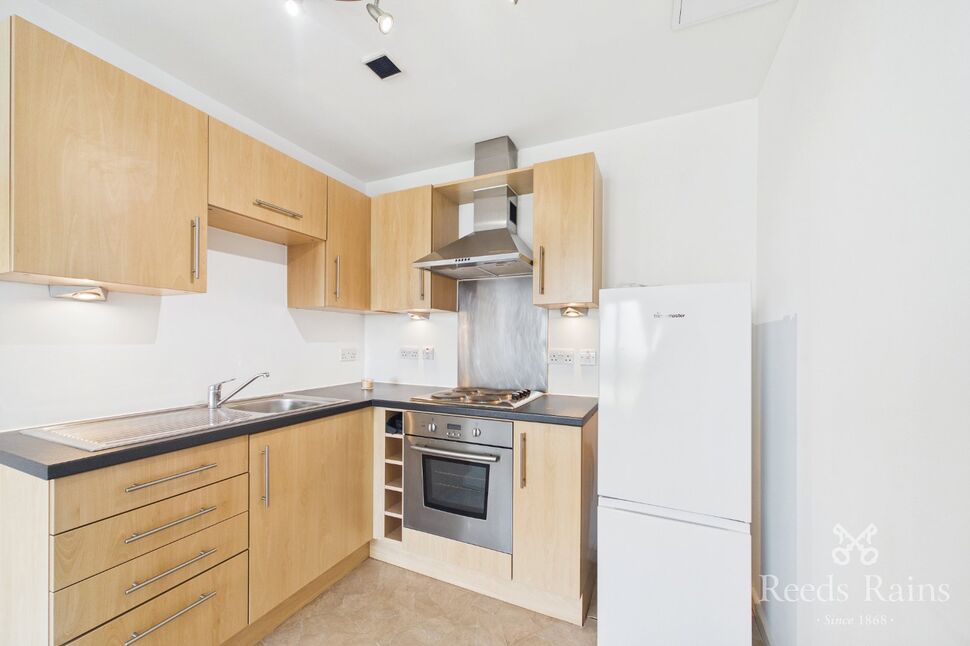 Flat Stillwater Drive in Manchester