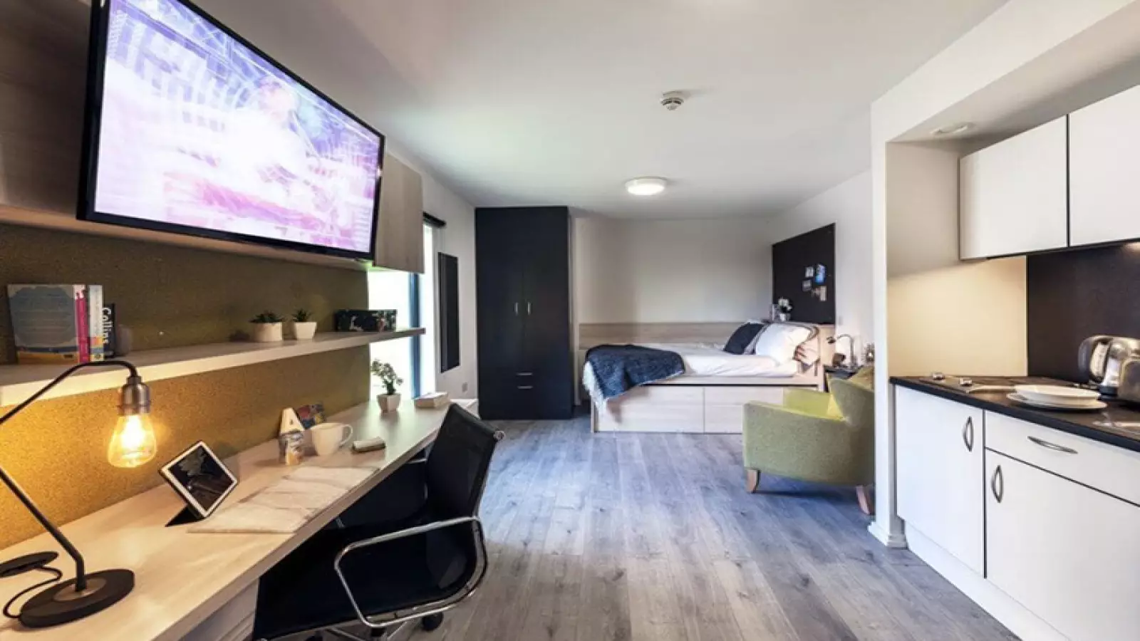 Flat Portal Way in Greater London