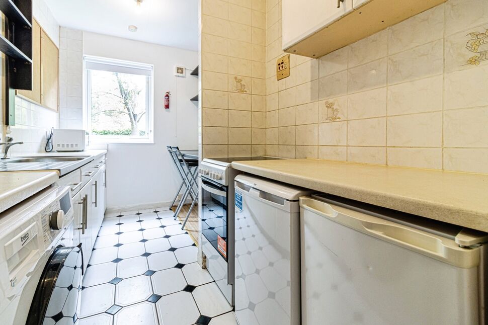 Flat Conyngham Road in Manchester