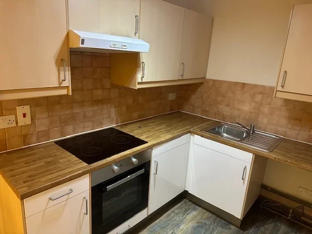 Flat Brigstock Road in Greater London