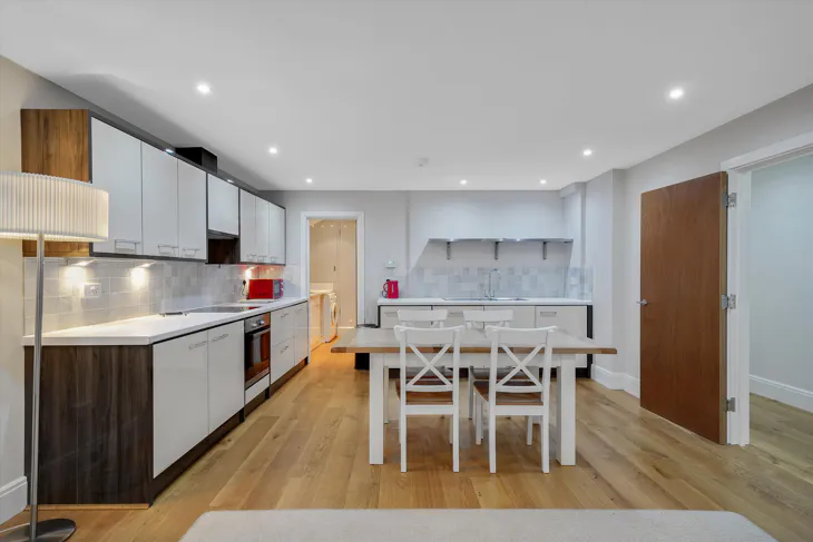Flat Brecon Road in Greater London