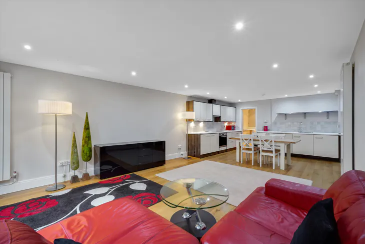 Flat Brecon Road in Greater London