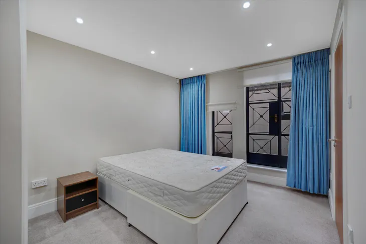 Flat Brecon Road in Greater London