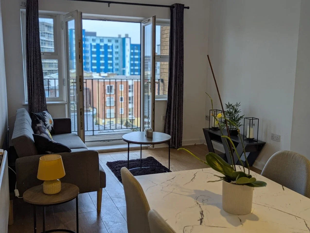 Flat Kelvin Close in Luton