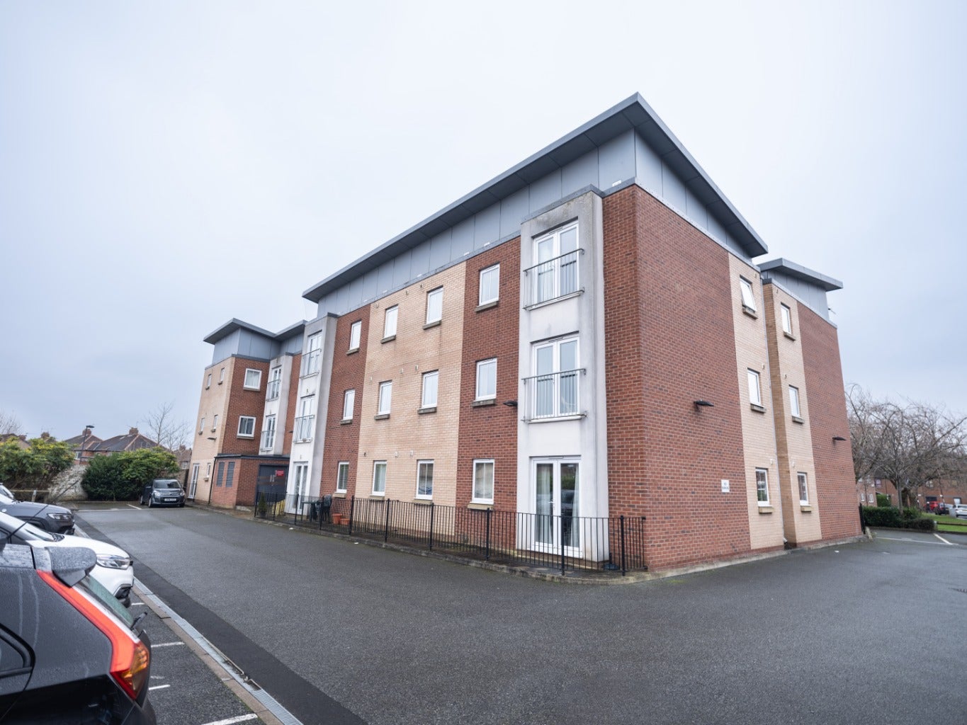 Flat Ridgewood Gardens in Newcastle upon Tyne