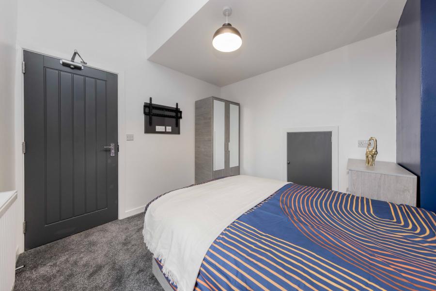 Room Oldham Road in Manchester