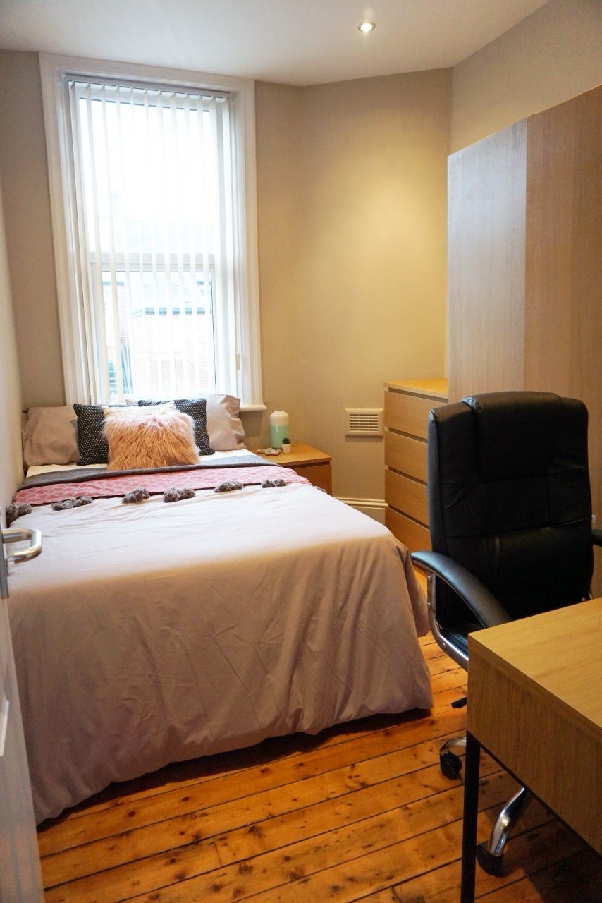 Flat Second Avenue in Newcastle upon Tyne