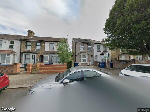 House Queen's Road in Greater London