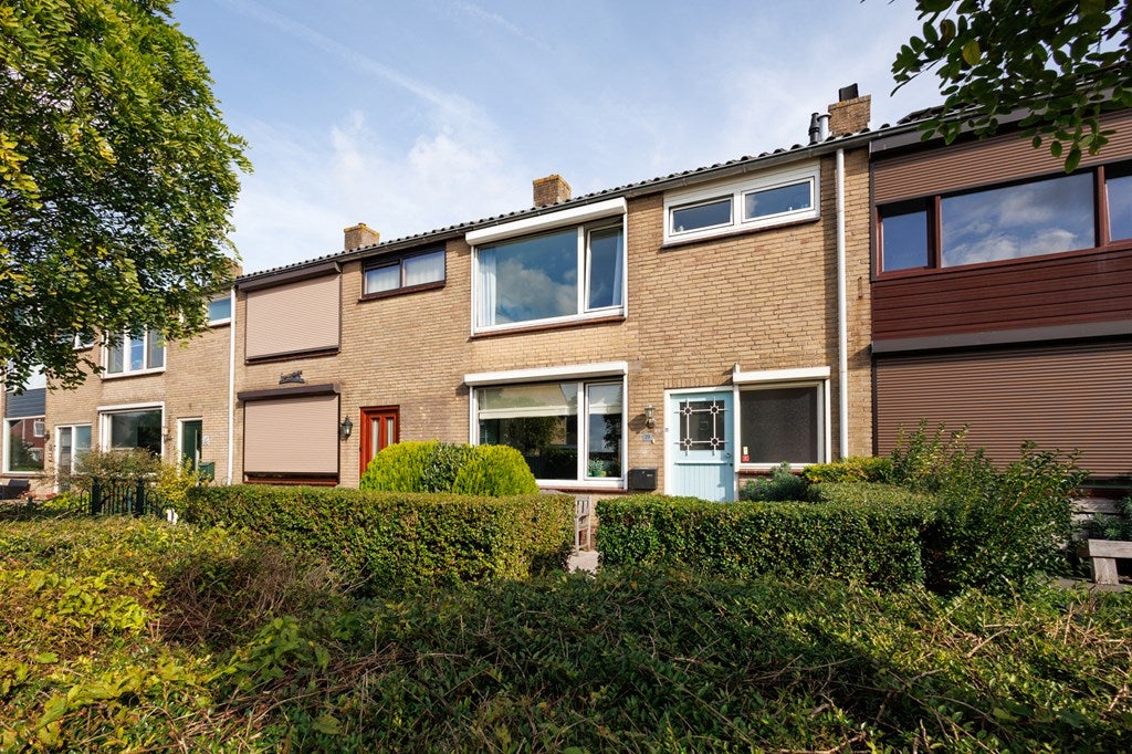 Huis Jhr Mr A F de Savornin Lohmanstraat 19 in Zuidland