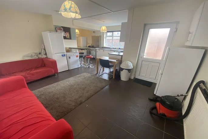 Room Lilac Grove in Nottingham