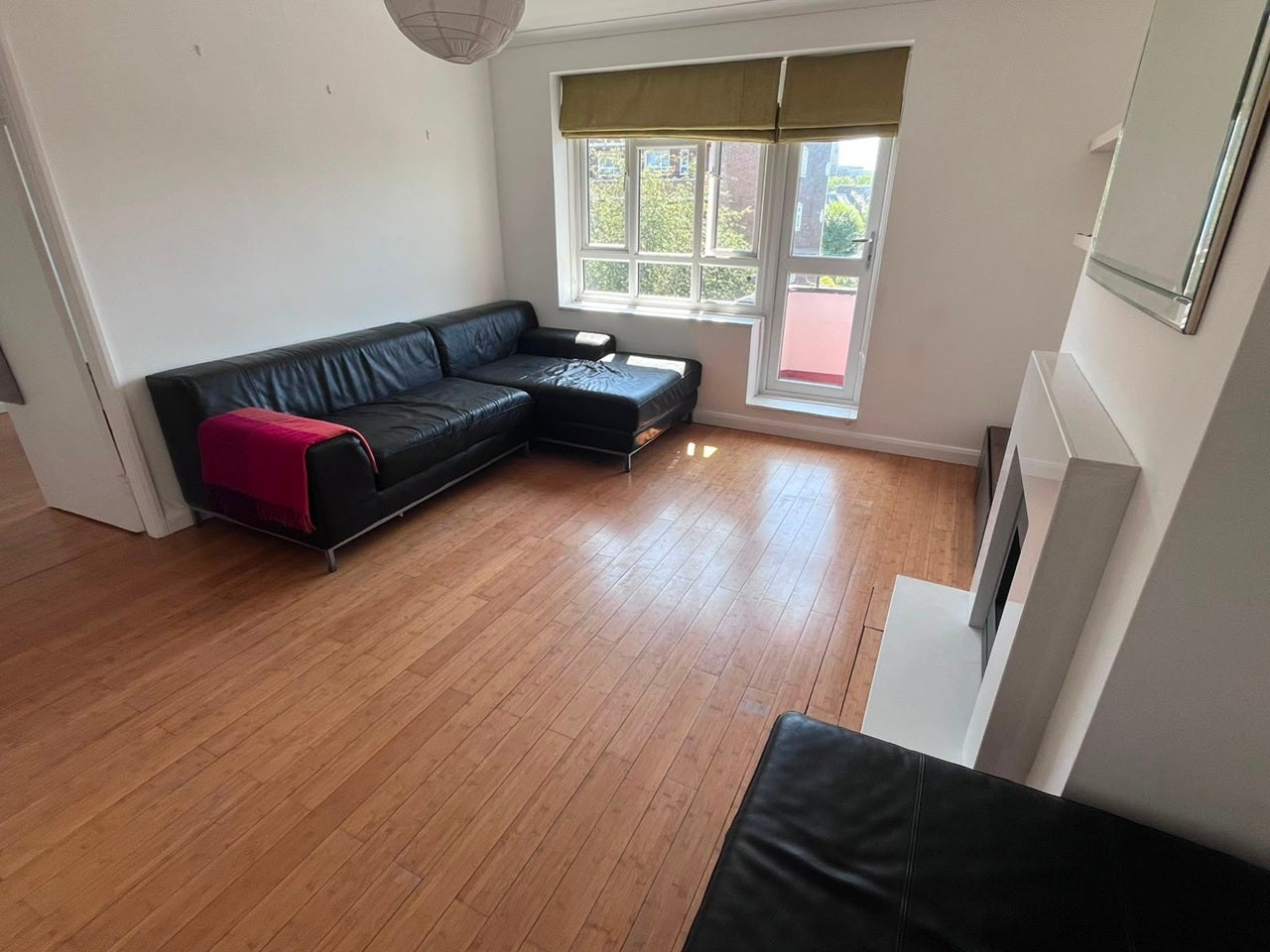 Flat Blythe Road in Greater London
