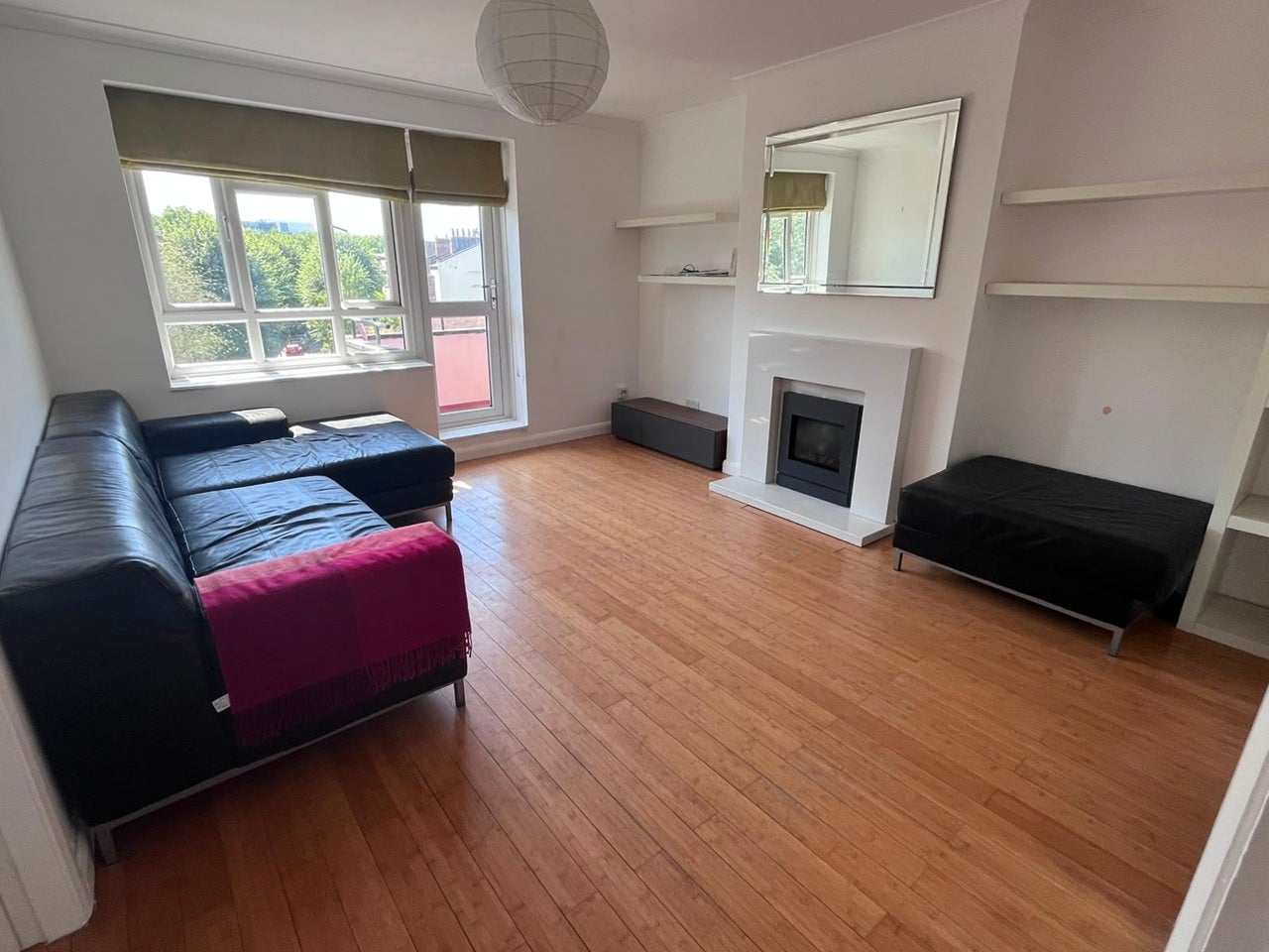 Flat Blythe Road in Greater London