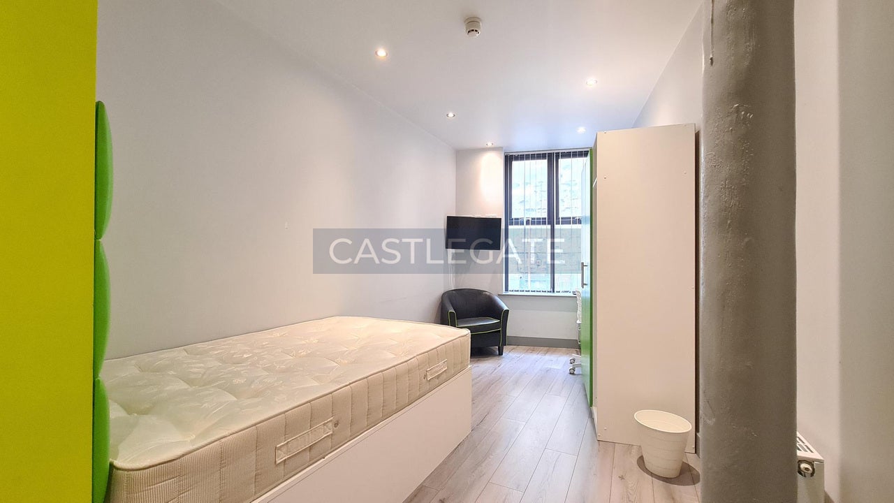 Room Dundas Street in Kirklees