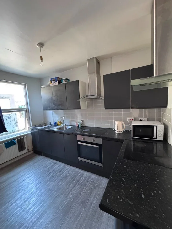Room Lordship Lane in Greater London