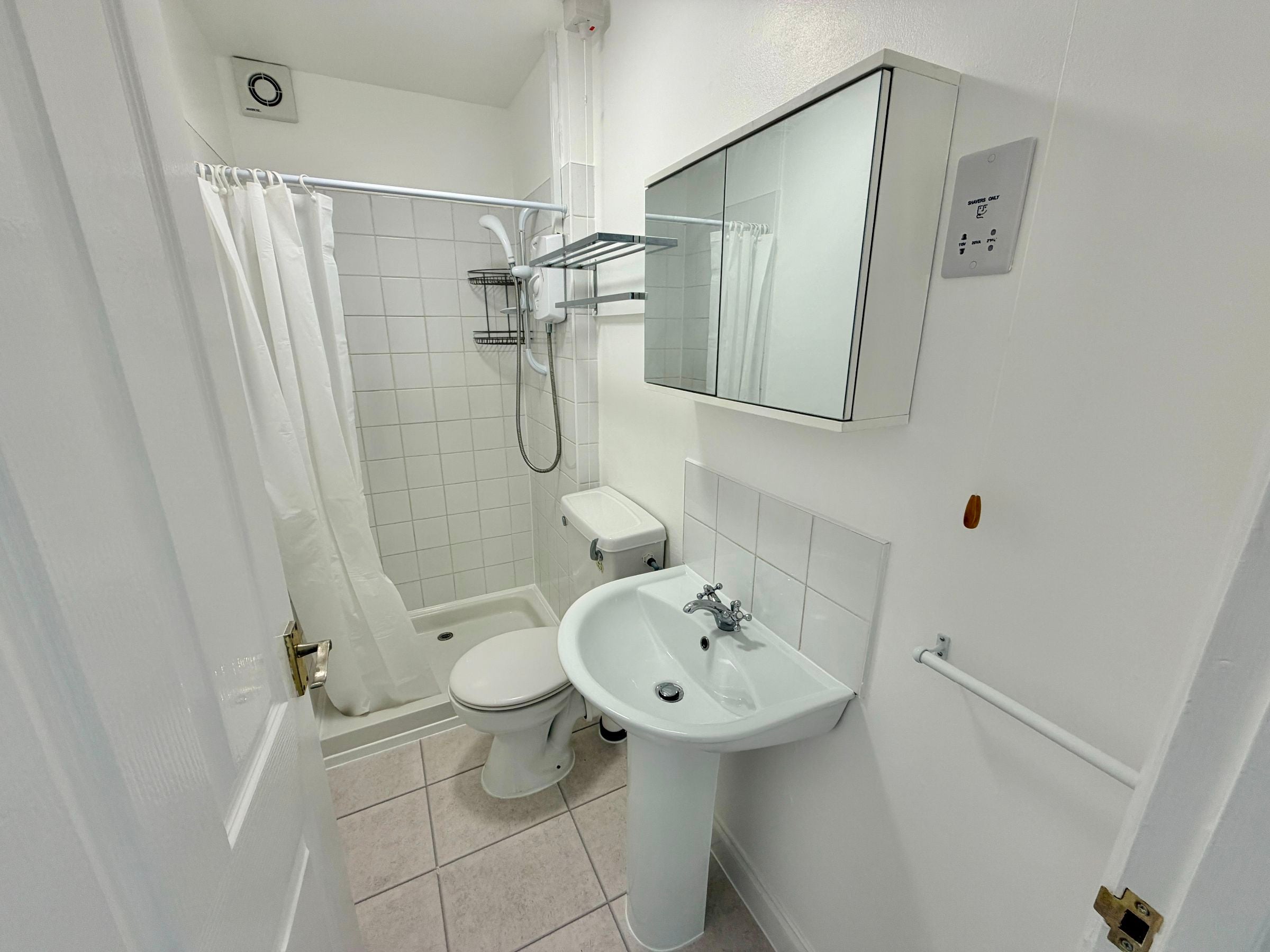 Flat Oakhill Road in Torquay
