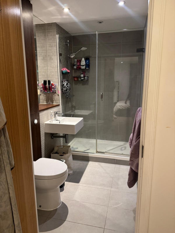 Room Seven Sea Gardens in Greater London