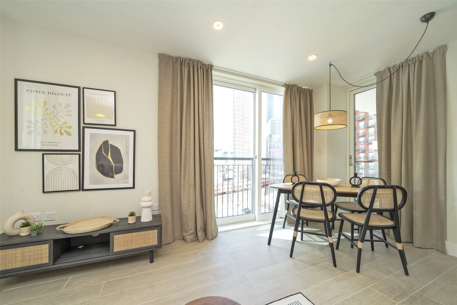 Flat Wyvil Road in Greater London