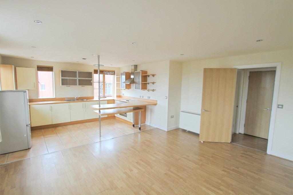 Flat Bold Place in Chester