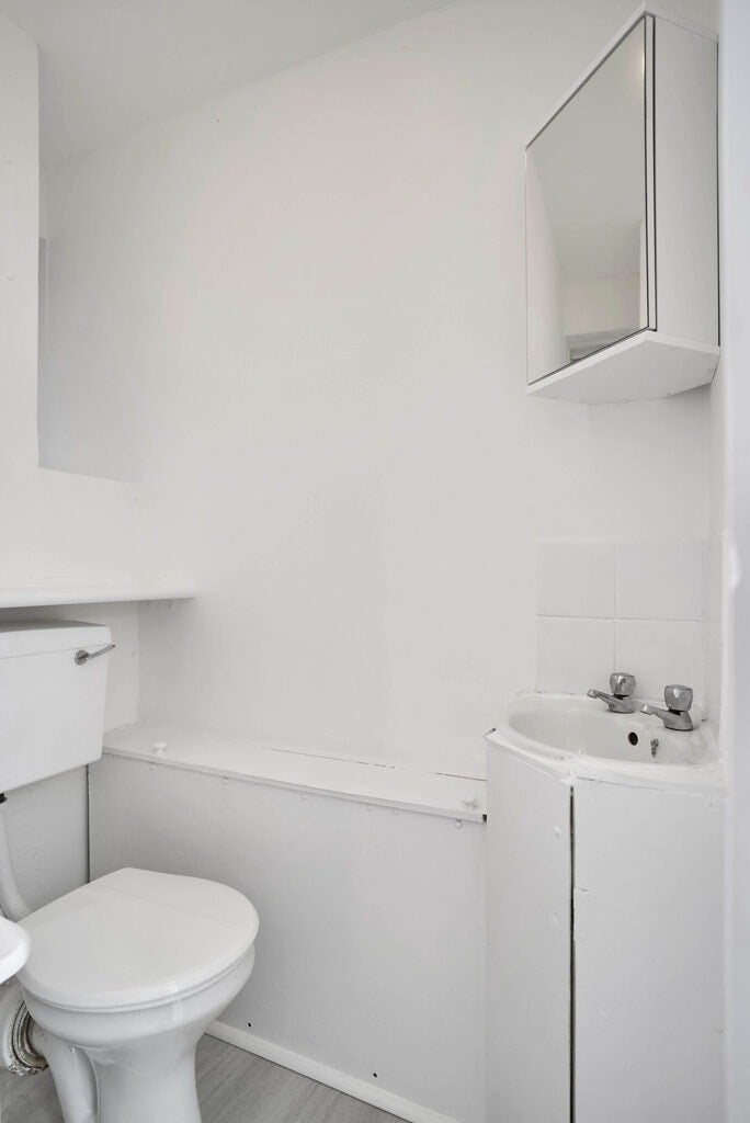 Room Jodrell Road in Greater London