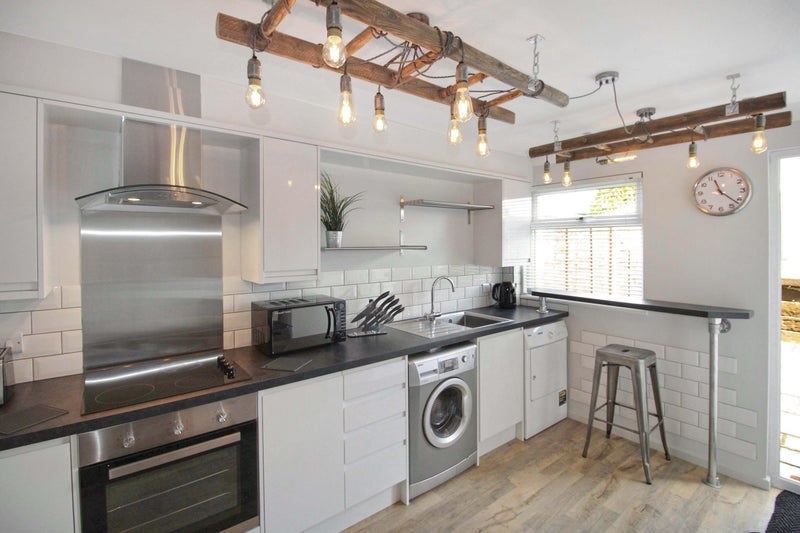 Room Caburn Heights in Crawley