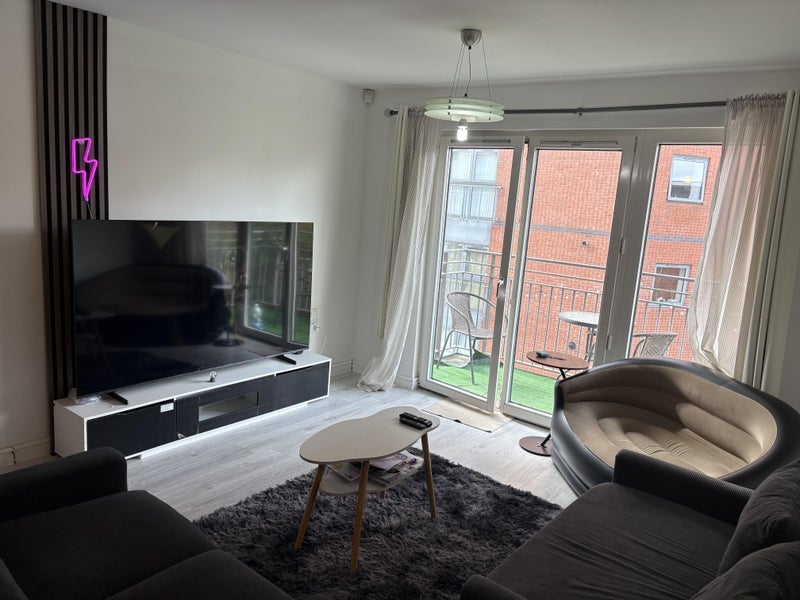 Room King Edwards Drive in Birmingham
